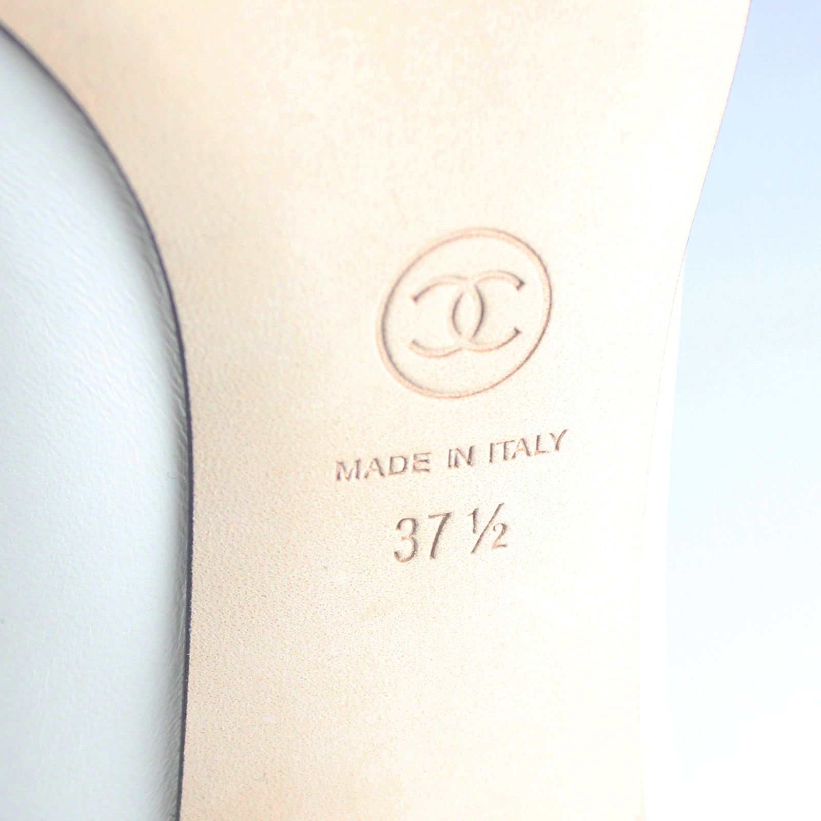 Beige leather pumps (T37.5)