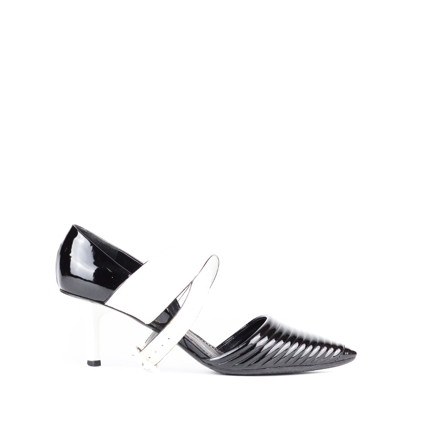Escarpins à lanière blanche en cuir