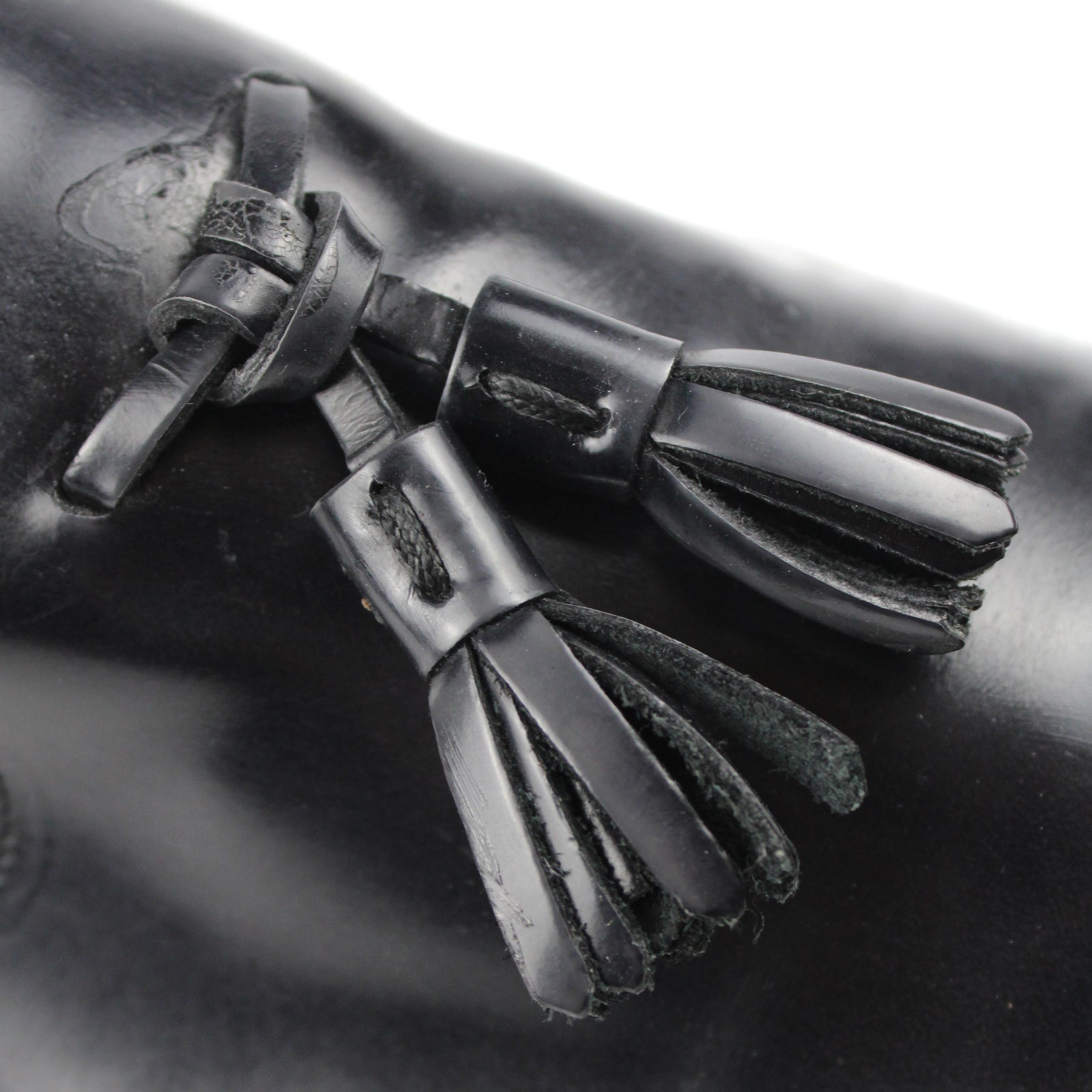 Tasseled leather loafers (T43)