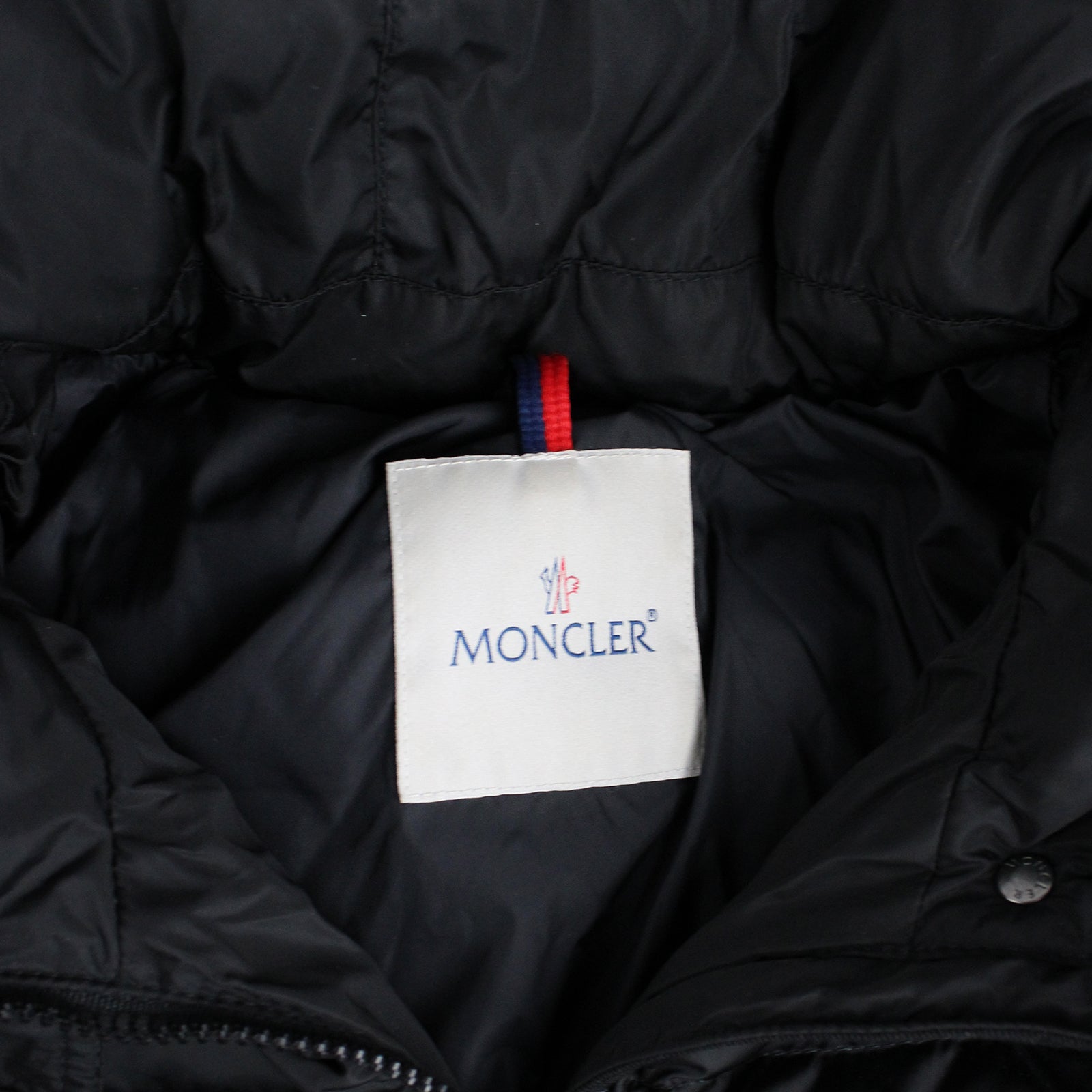MONCLER - Doudoune courte cintrée (T0)