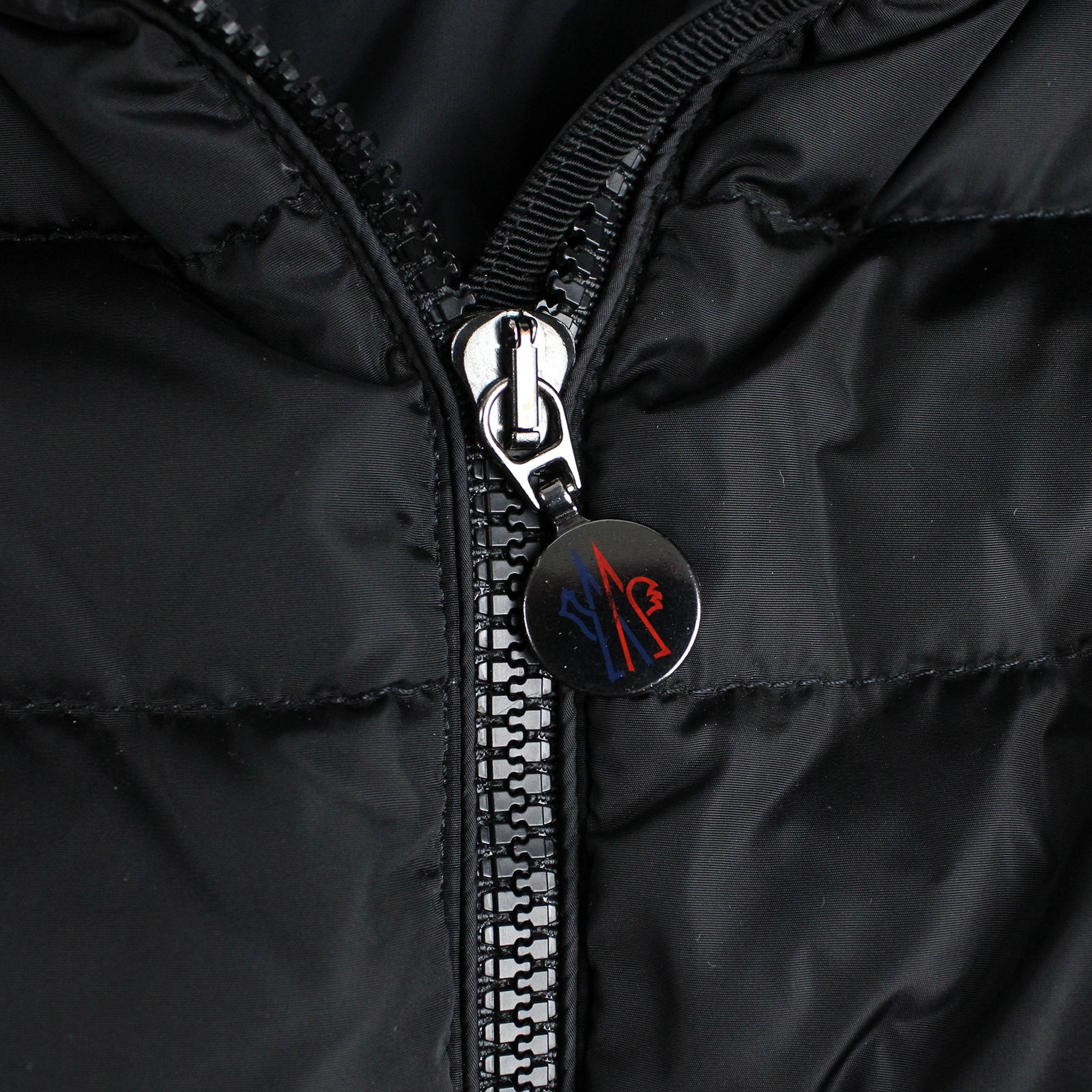 MONCLER - Doudoune courte cintrée (T0)