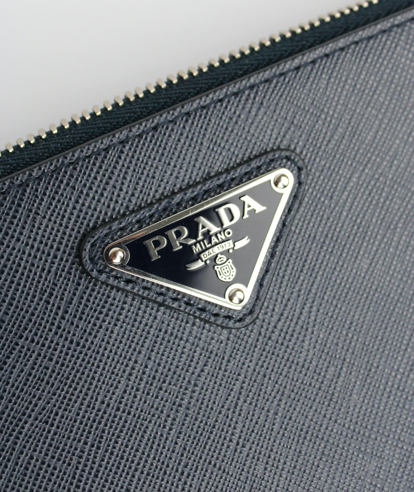 Pochette en cuir Saffiano