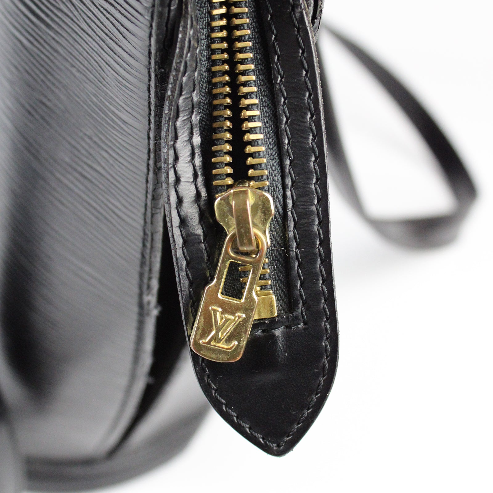 LOUIS VUITTON - Sac à main Saint Jacques moyen en cuir épi noir