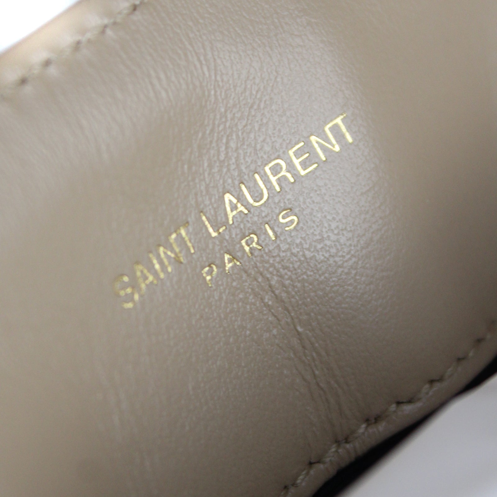 Loulou medium in quilted leather
