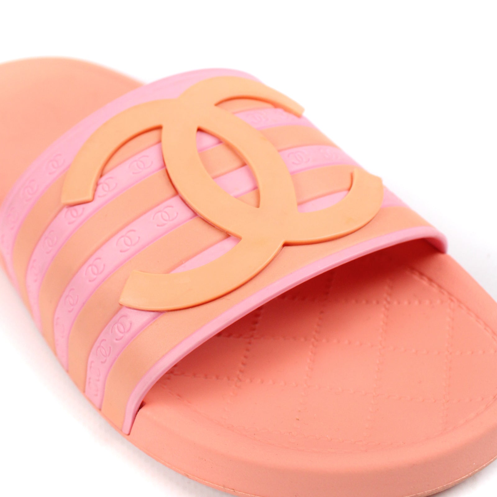 CHANEL - Rubber sandals (T38)