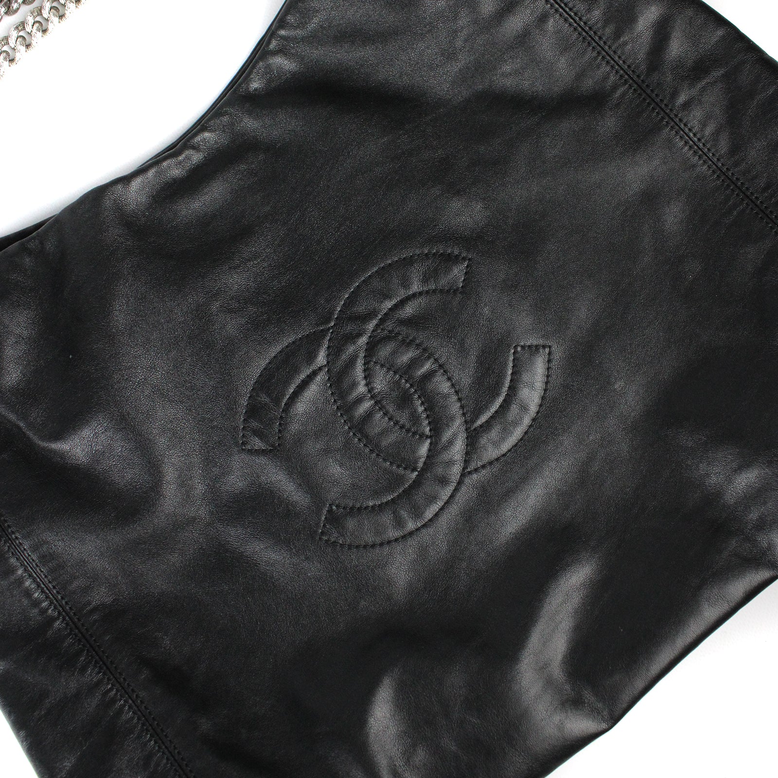 CHANEL - Sac cabas en cuir