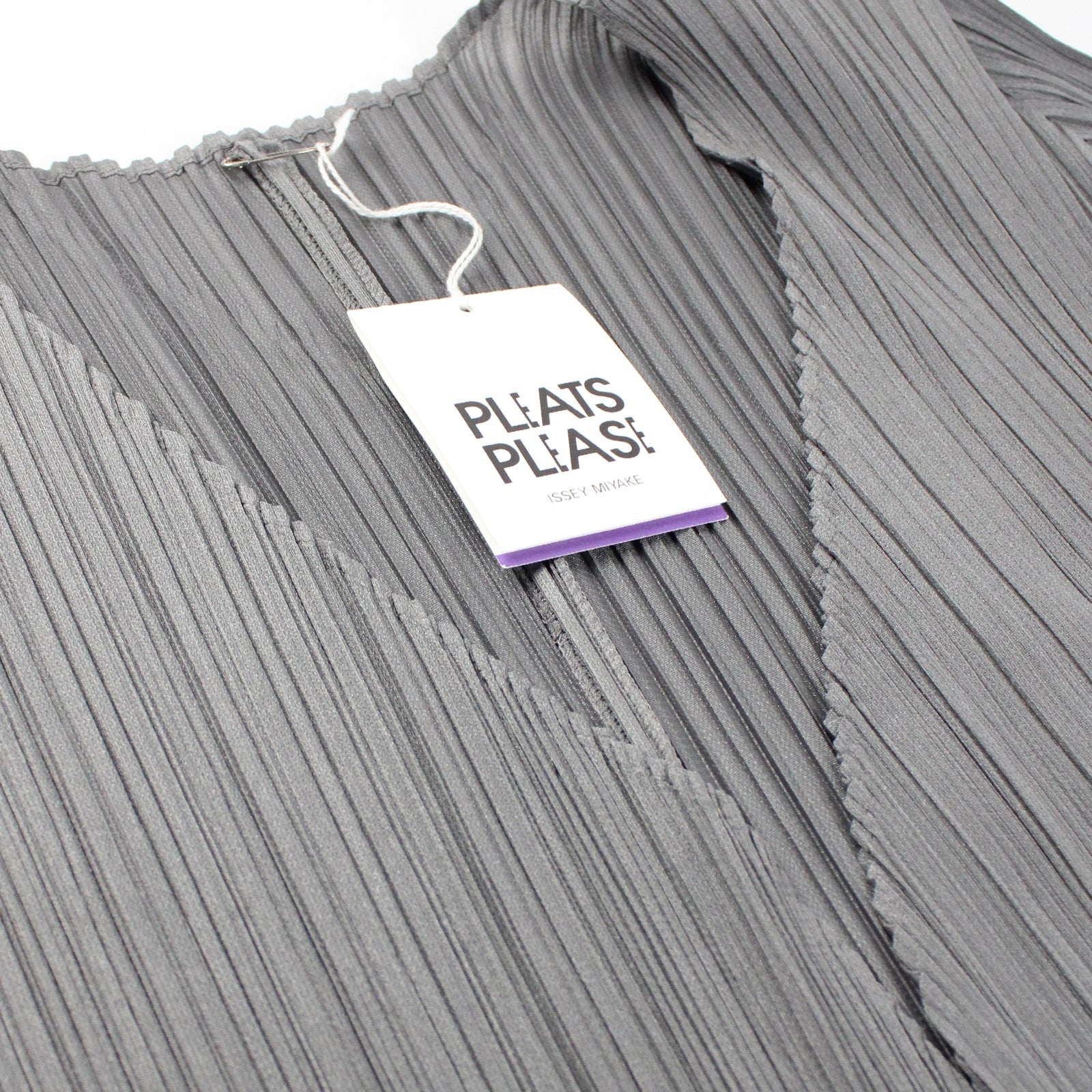 Cardigan long en tissu technique plissé