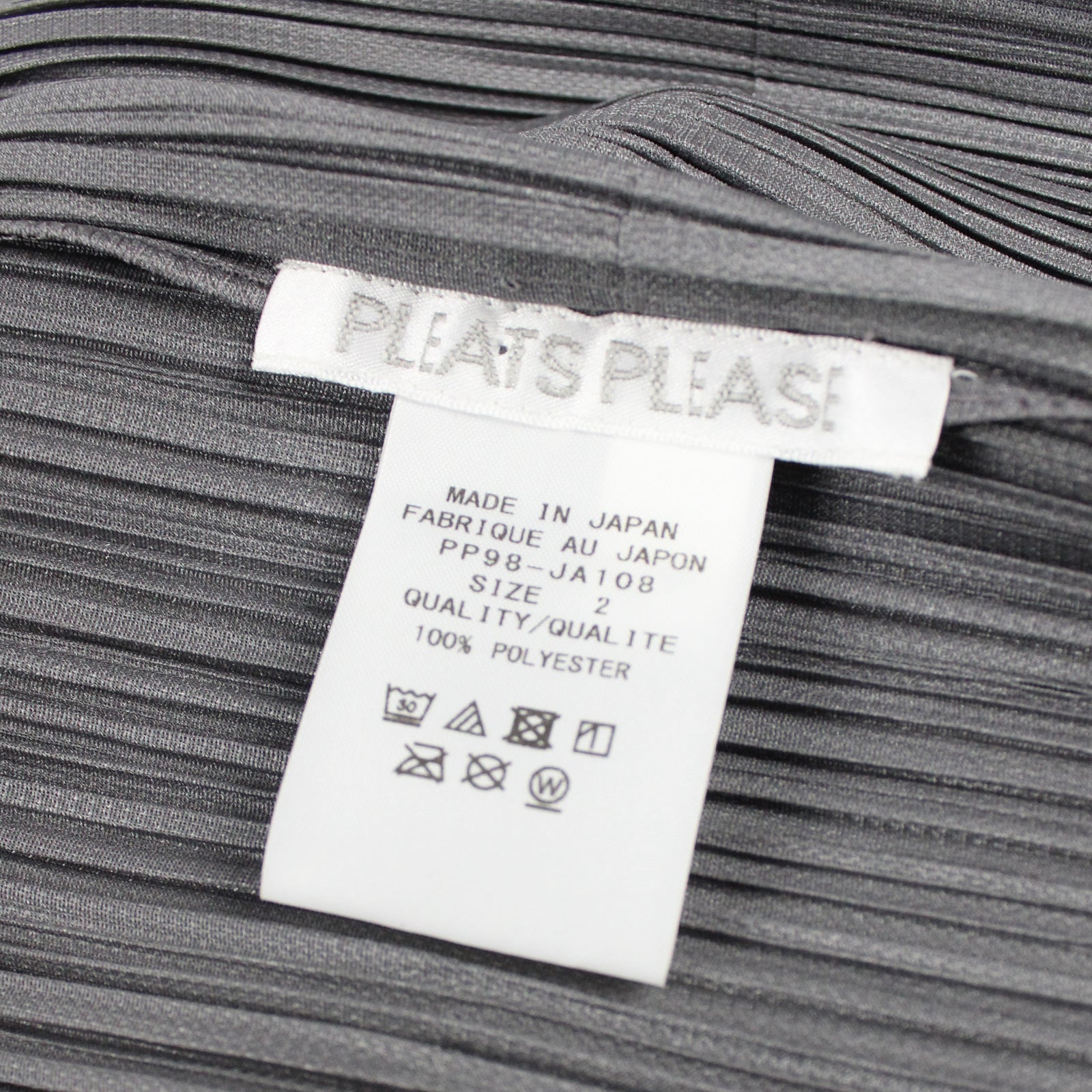 Cardigan long en tissu technique plissé