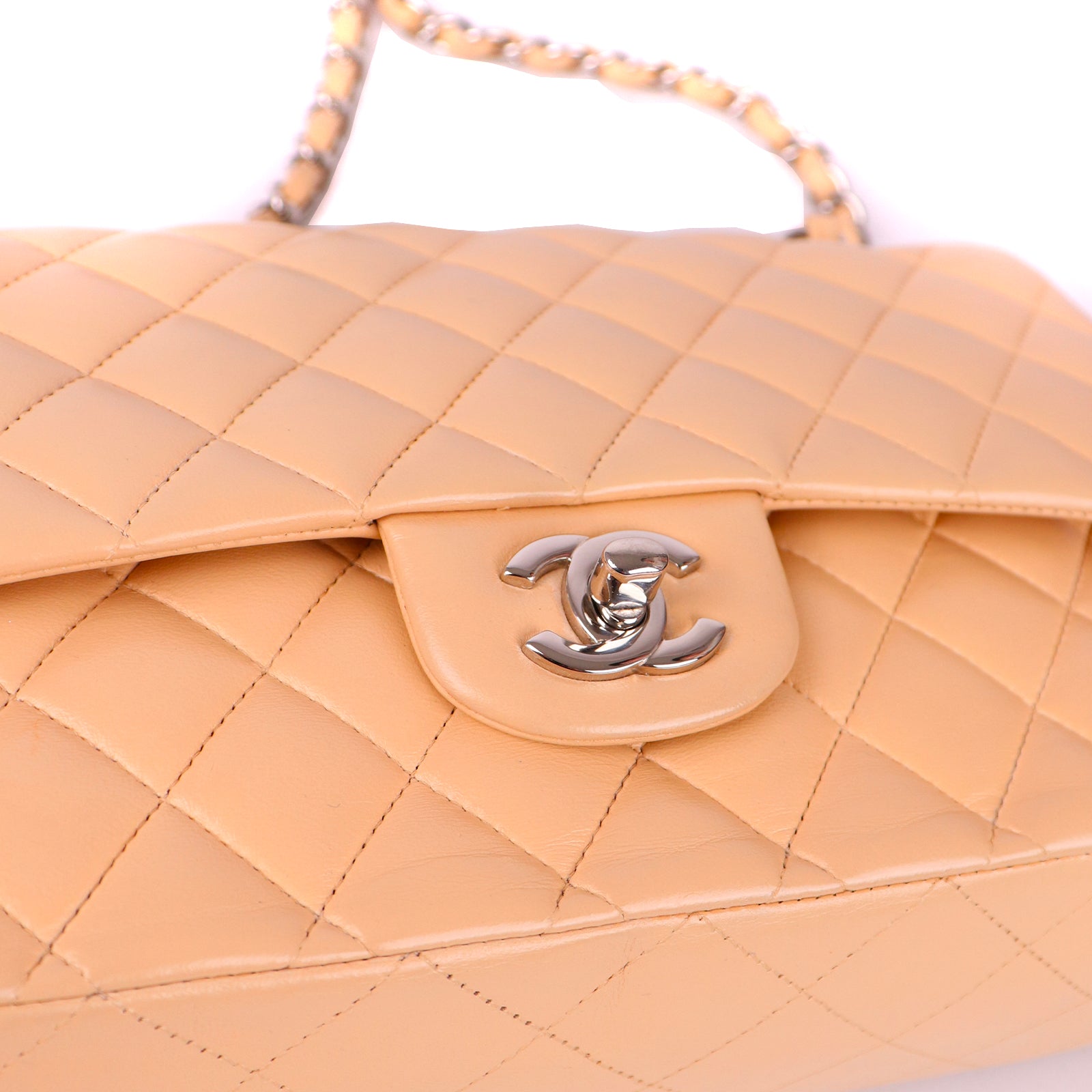 CHANEL - Sac Timeless medium en cuir beige