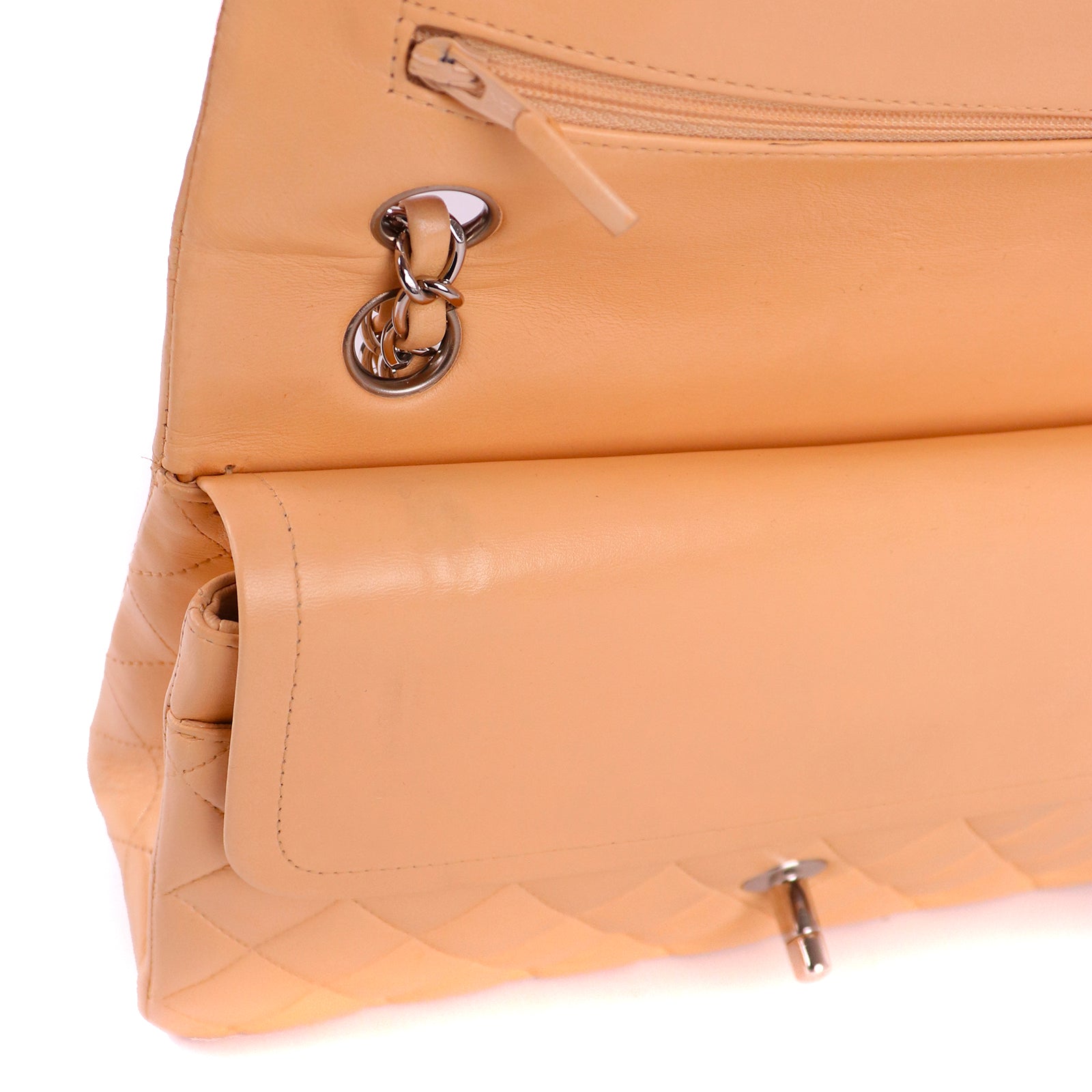 CHANEL - Sac Timeless medium en cuir beige
