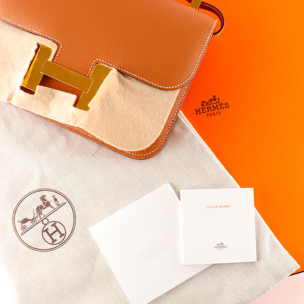 HERMÈS - Constance 24 shoulder bag in gold epsom leather