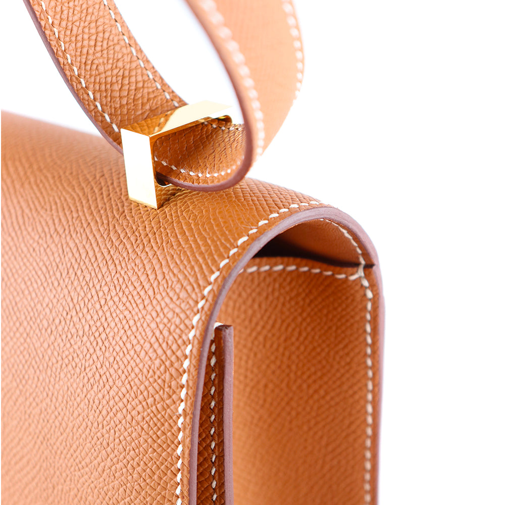 HERMÈS - Constance 24 shoulder bag in gold epsom leather