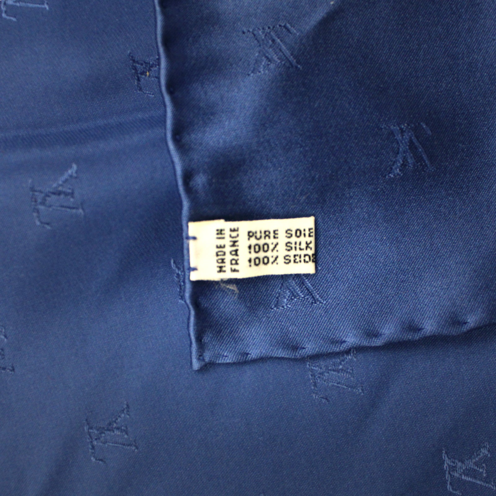 LOUIS VUITTON - Silk scarf 30