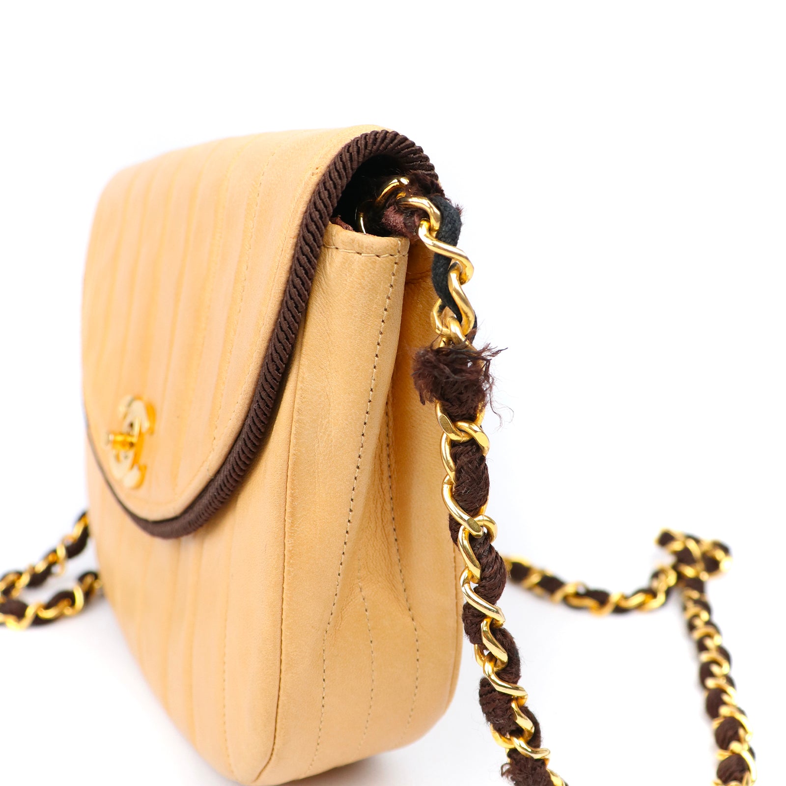 CHANEL - Sac à bandoulière Croissant vintage