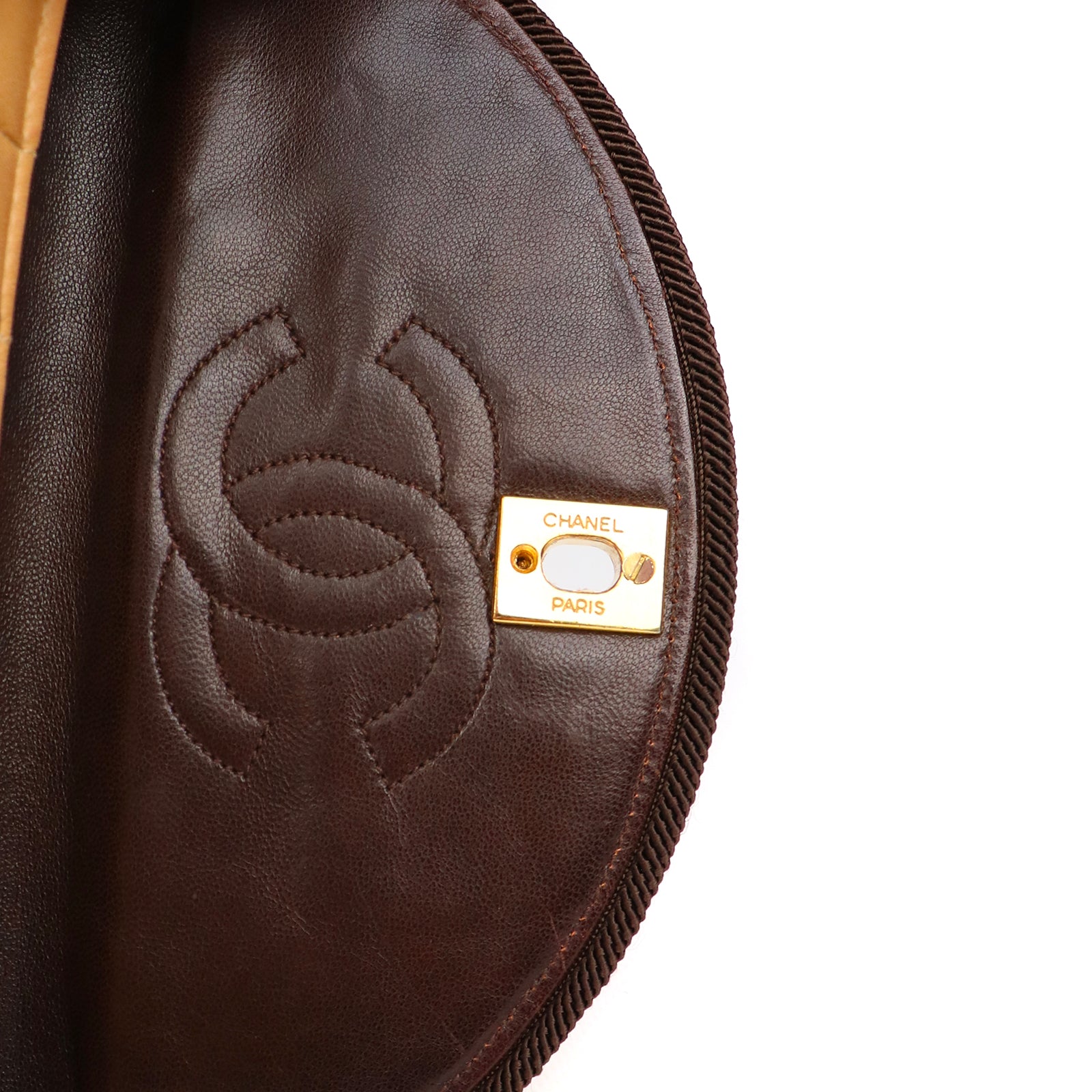 CHANEL - Sac à bandoulière Croissant vintage