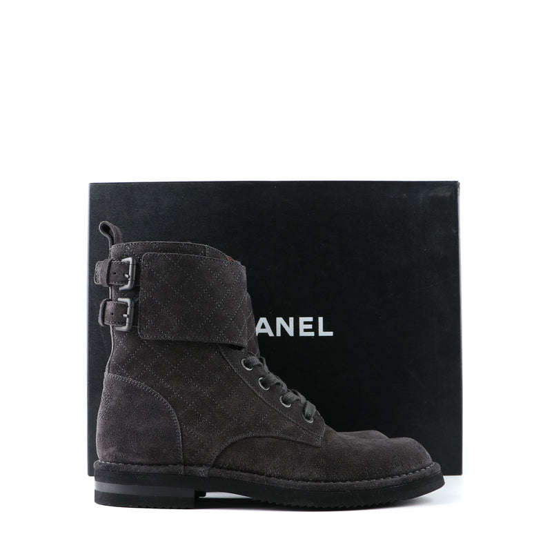 CHANEL - Boots en daim (T39)