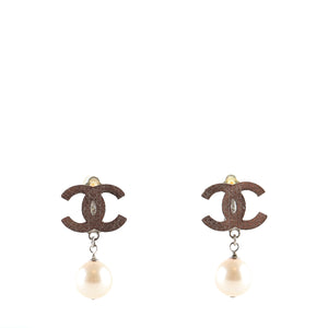 CHANEL - Pearl earrings