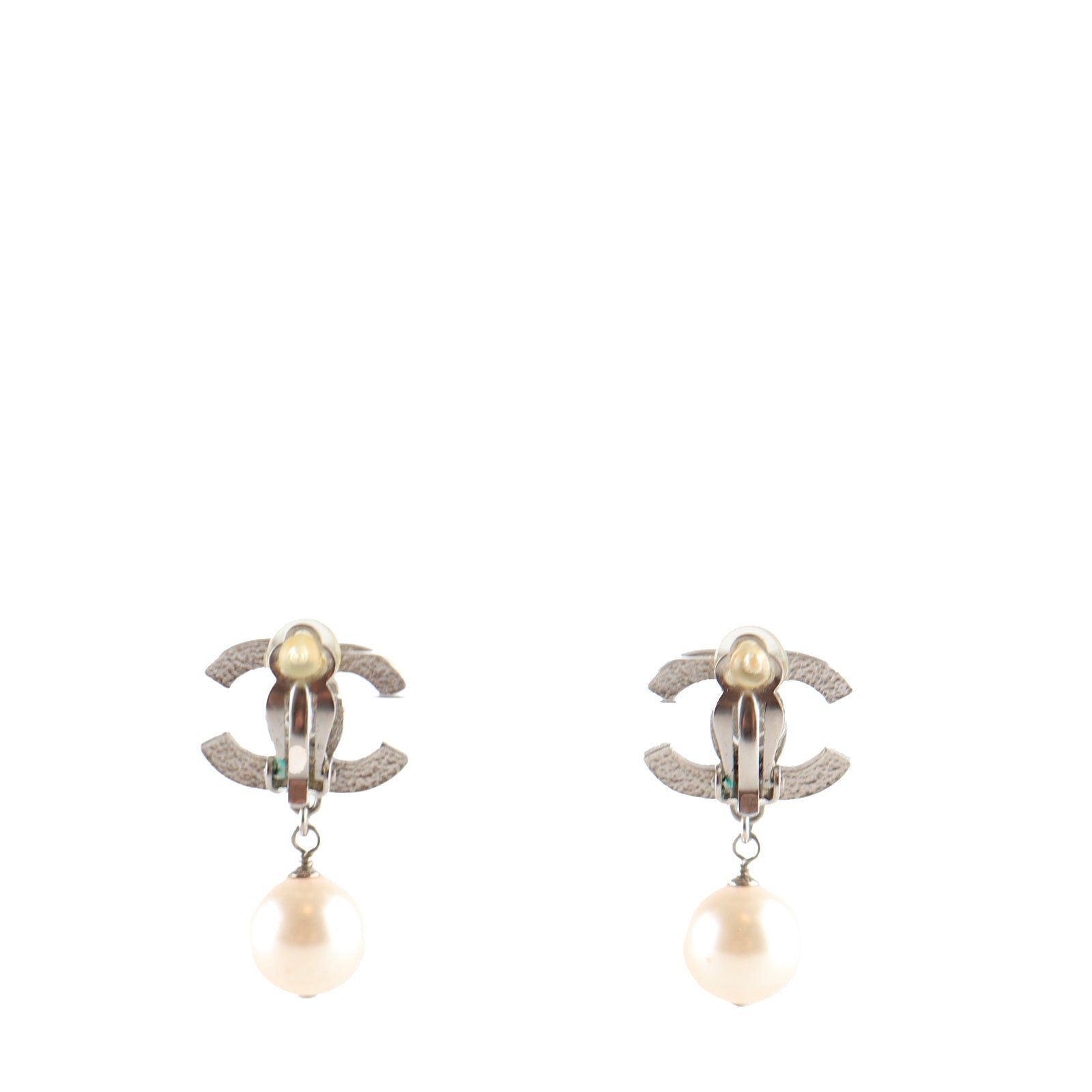 CHANEL - Pearl earrings