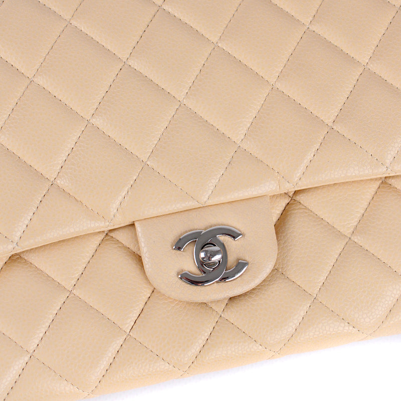 CHANEL - Sac Timeless en cuir grainé beige