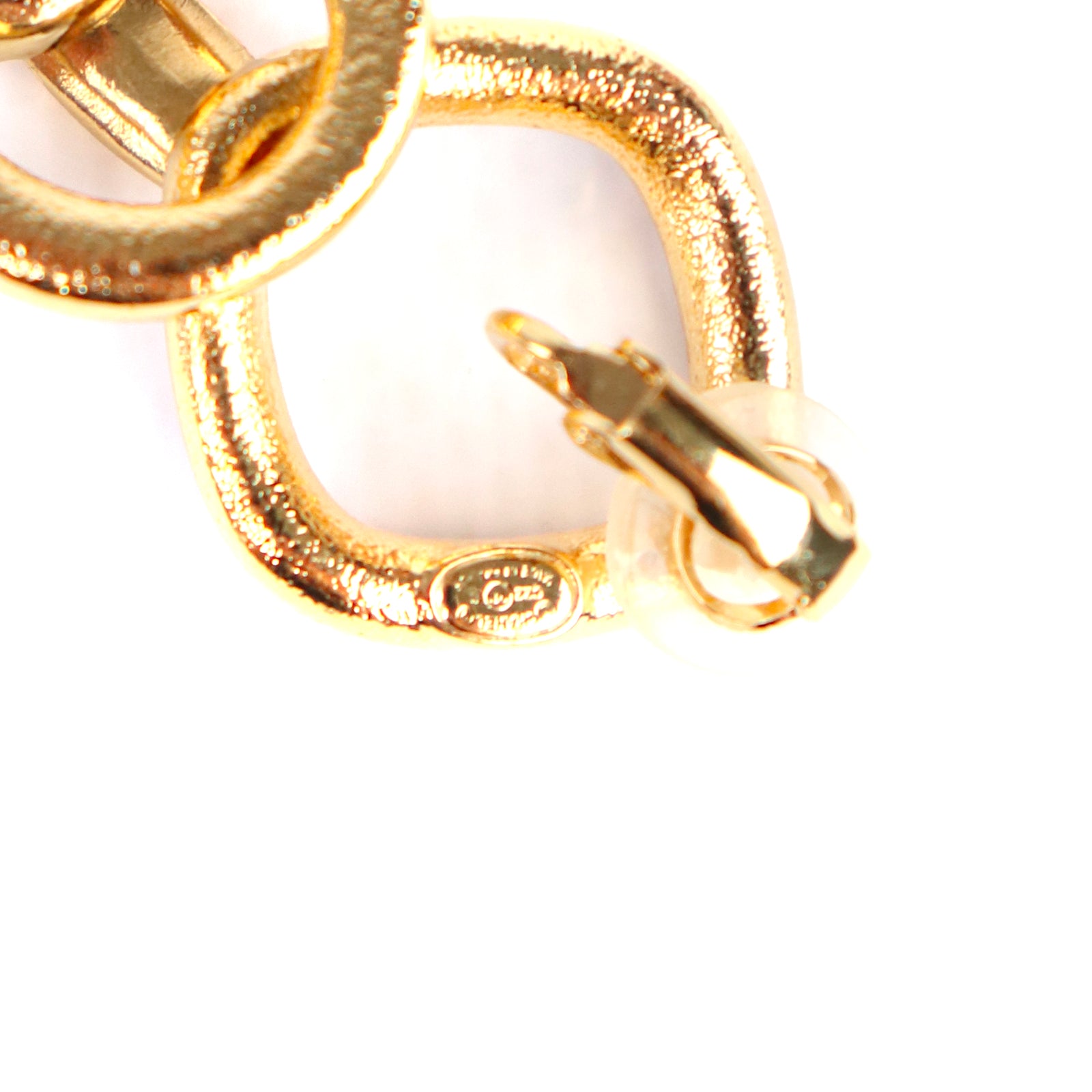 CHANEL - Crush earrings