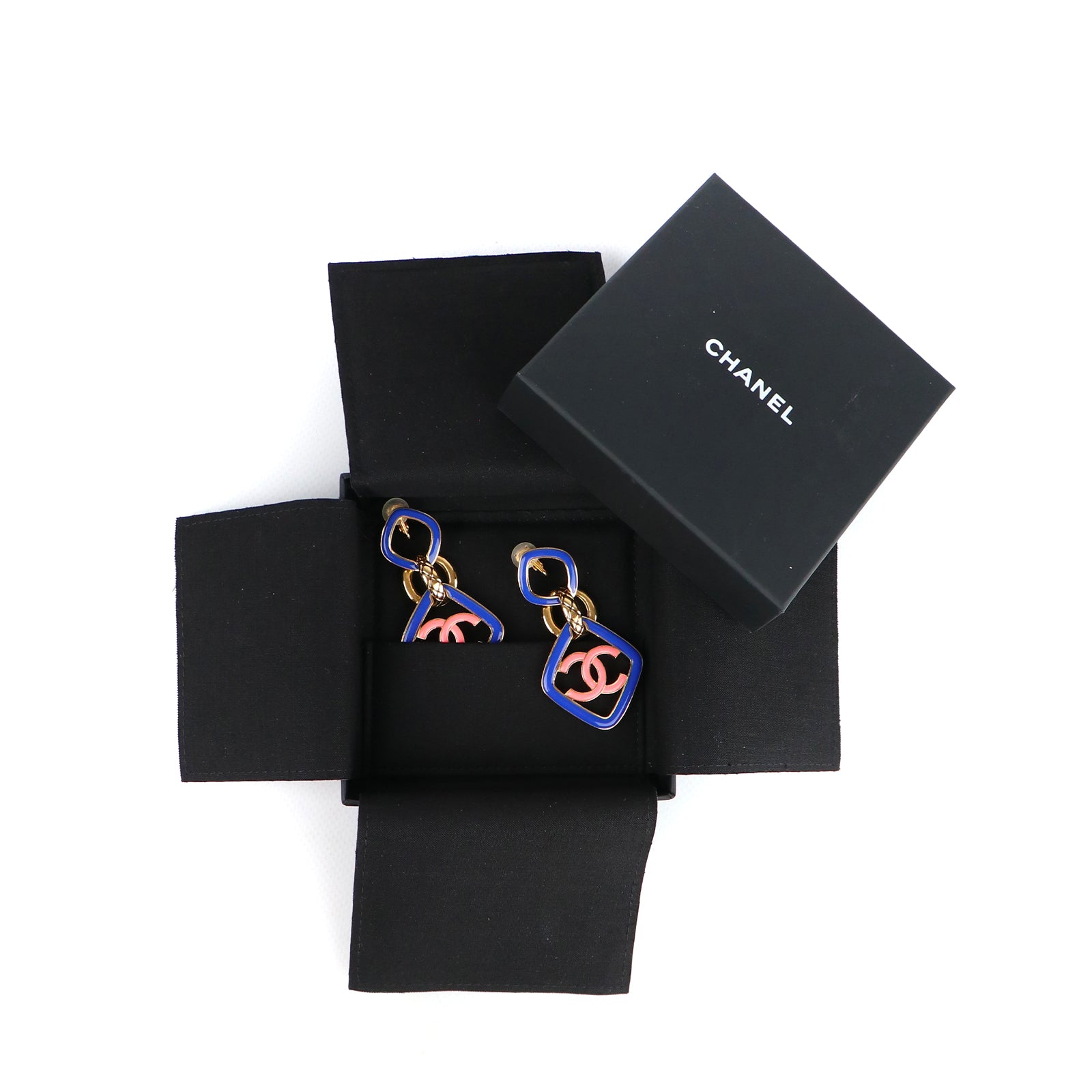 CHANEL - Crush earrings
