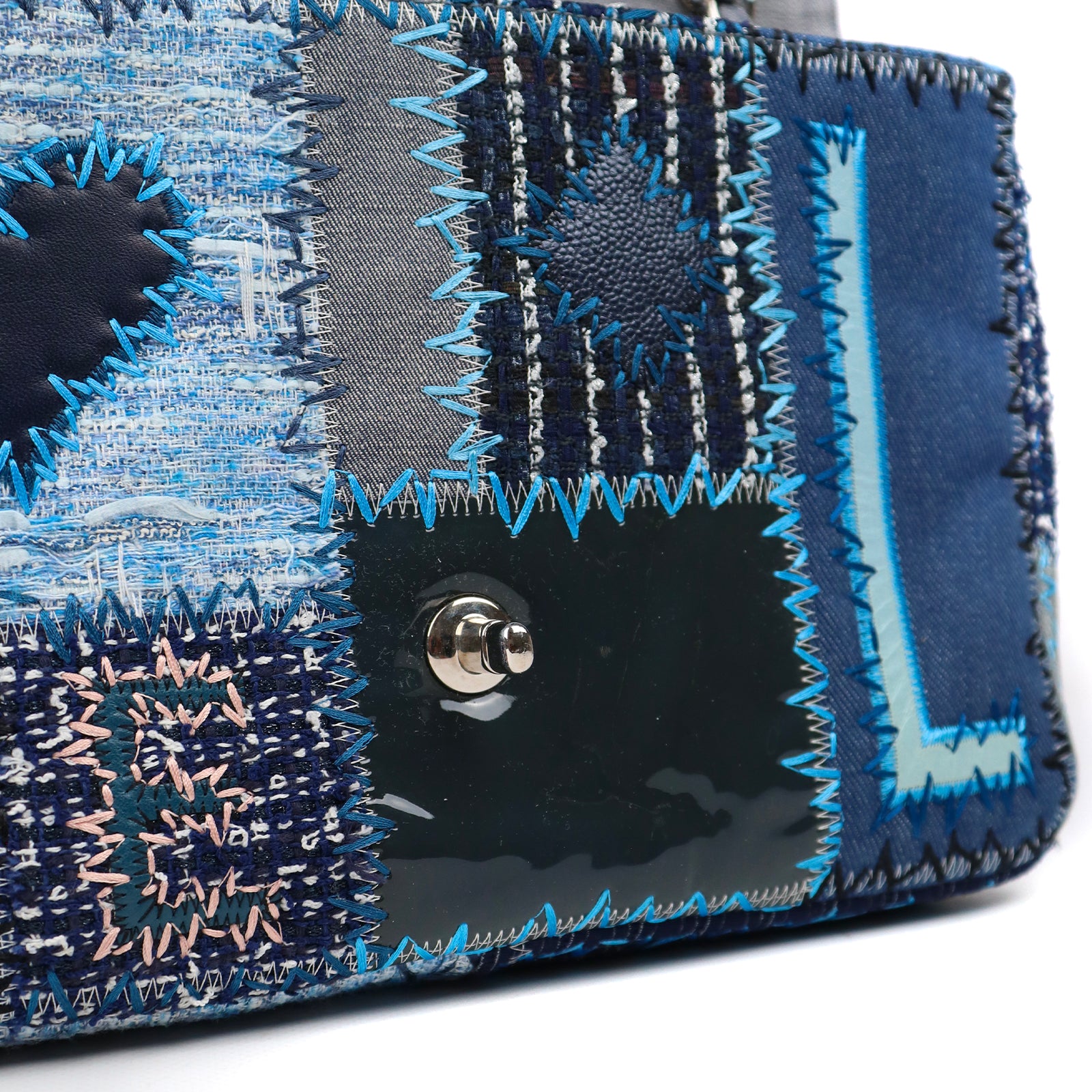 CHANEL - Sac à bandoulière Jumbo Denim Patchwork