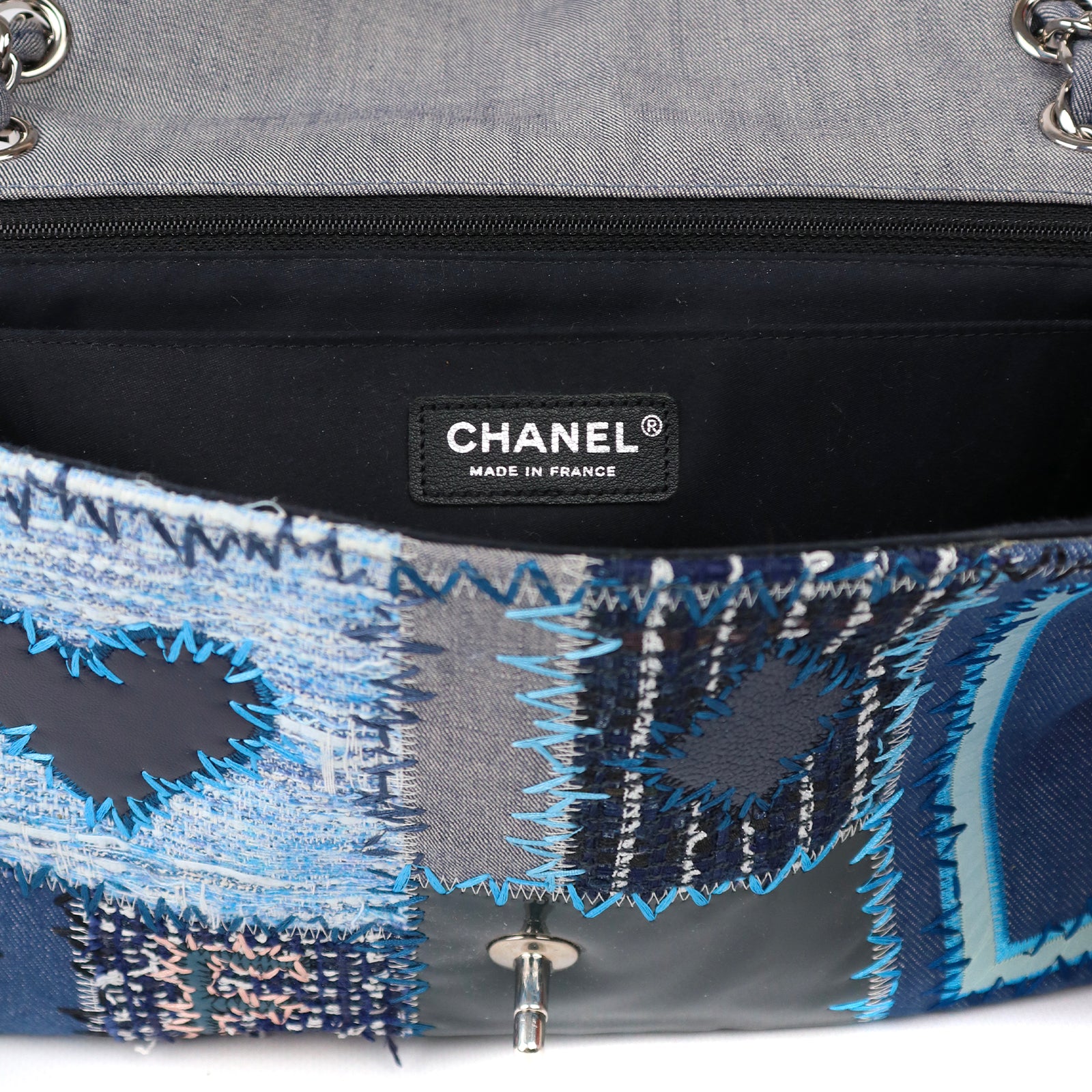 CHANEL - Sac à bandoulière Jumbo Denim Patchwork