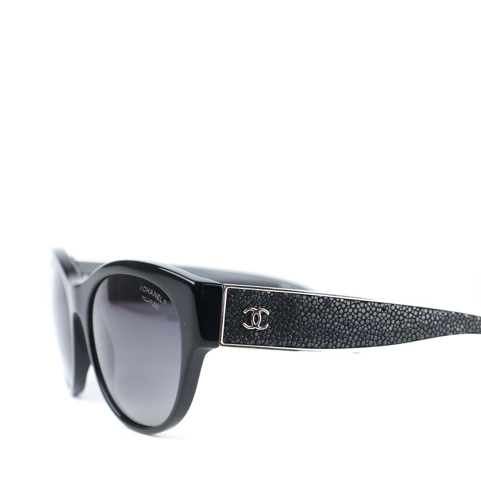 CHANEL - Lunettes de soleil