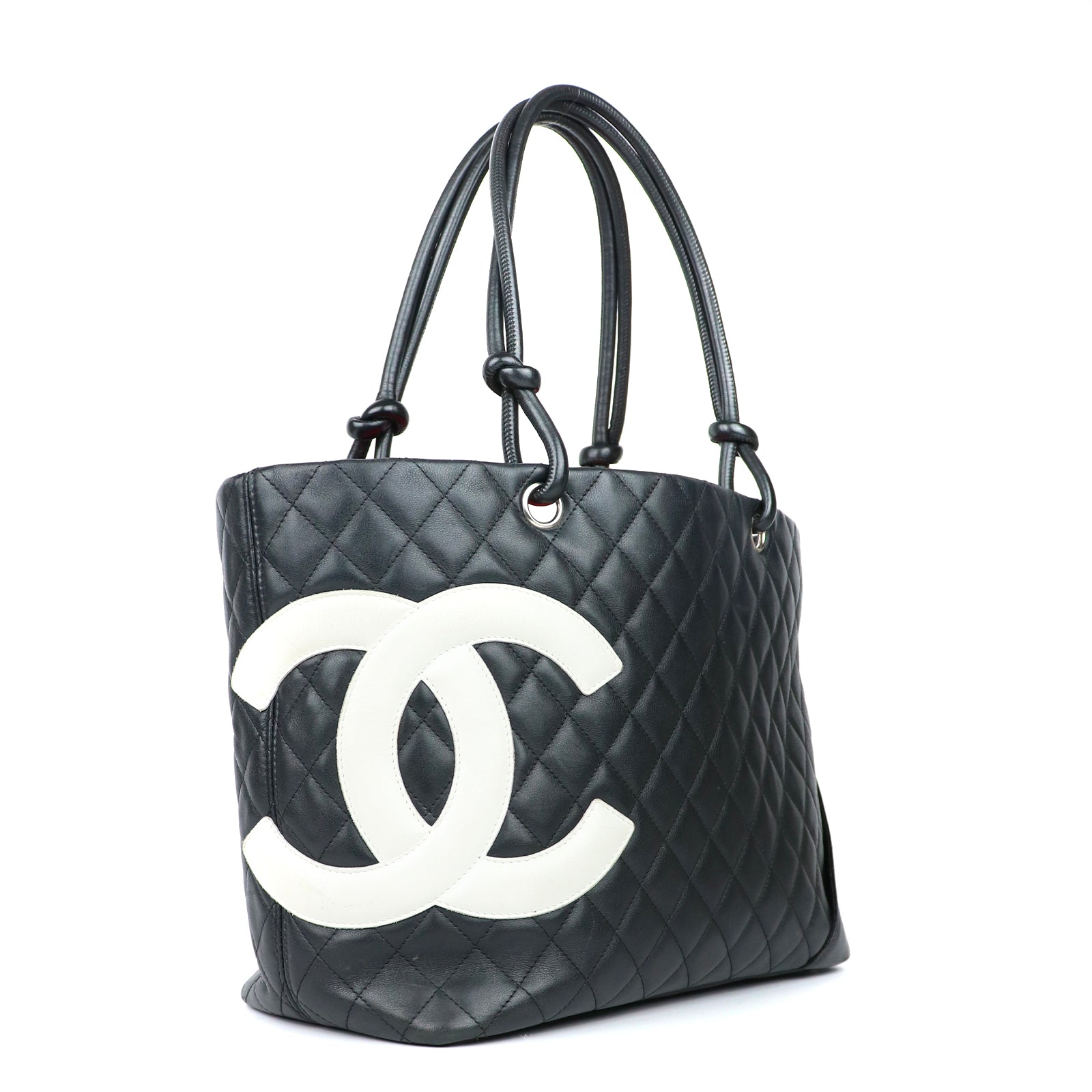 CHANEL - Sac cabas Chanel Cambon en cuir matelassé noir