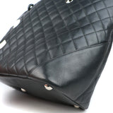 CHANEL - Sac cabas Chanel Cambon en cuir matelassé noir