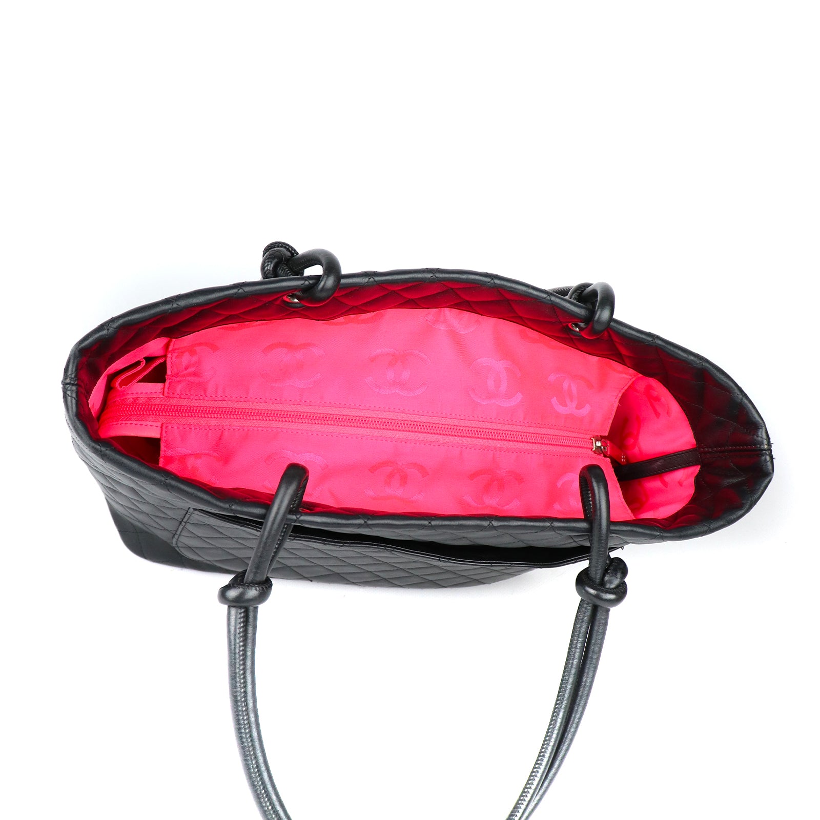 CHANEL - Sac cabas Chanel Cambon en cuir matelassé noir