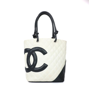 CHANEL - Sac cabas Chanel Cambon en cuir matelassé blanc