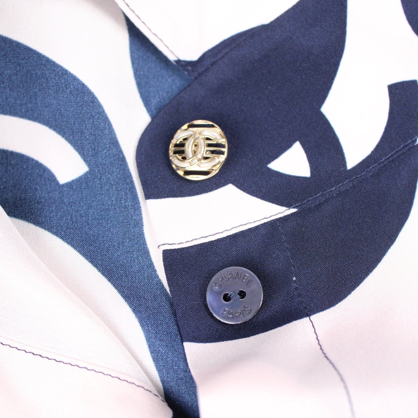 CHANEL - Chemise en soie (T40)