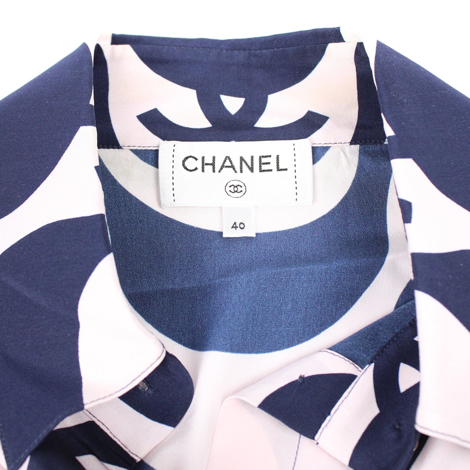 CHANEL - Chemise en soie (T40)