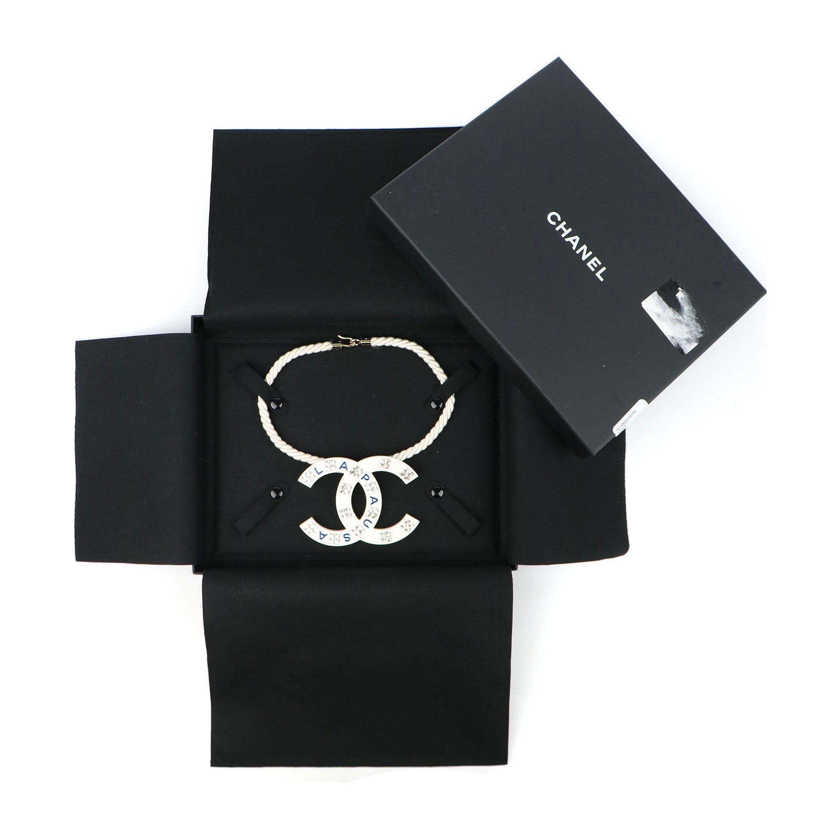 CHANEL - La Pausa necklace