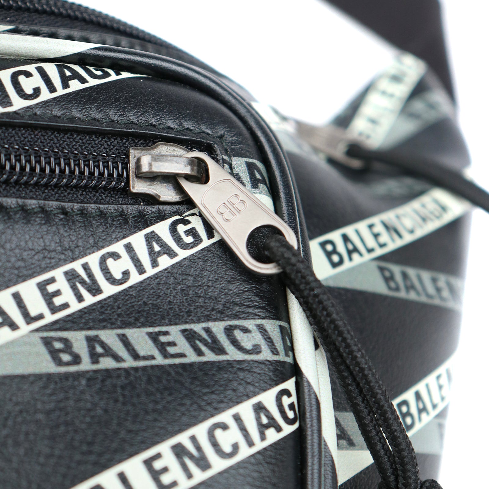 BALENCIAGA - Sac banane en cuir