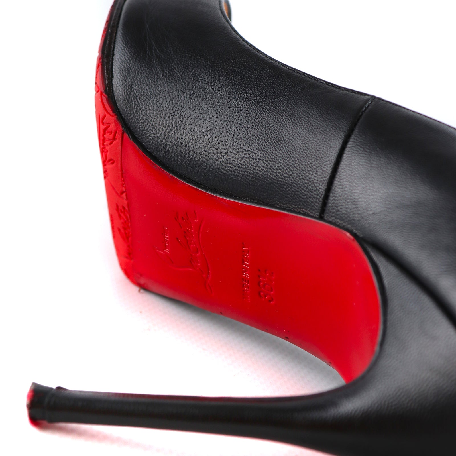 LOUBOUTIN - Fifi pumps in black leather (T36.5)