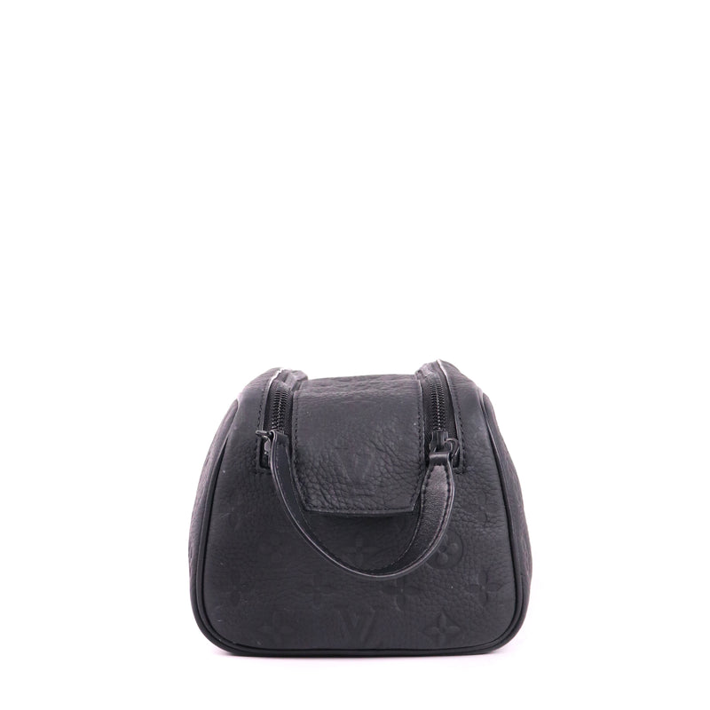 LOUIS VUITTON - Trousse de toilette Dopp Kit en cuir grainé noir