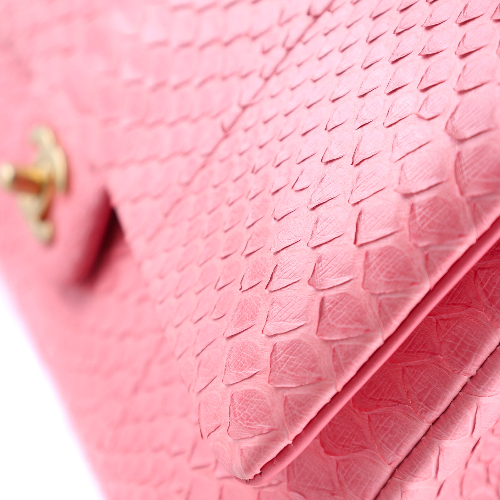 CHANEL - Sac à main Timeless medium en python rose