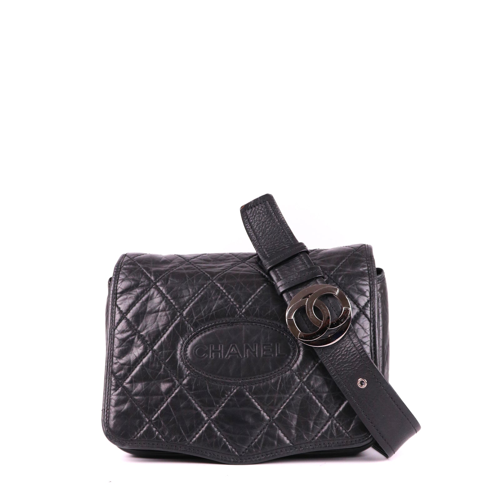 CHANEL - Logo Messenger bag in vintage quilted leather 