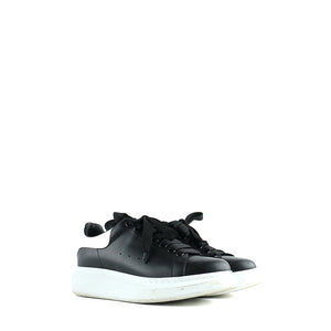 ALEXANDER MCQUEEN - Oversize sneakers in black leather (T39)