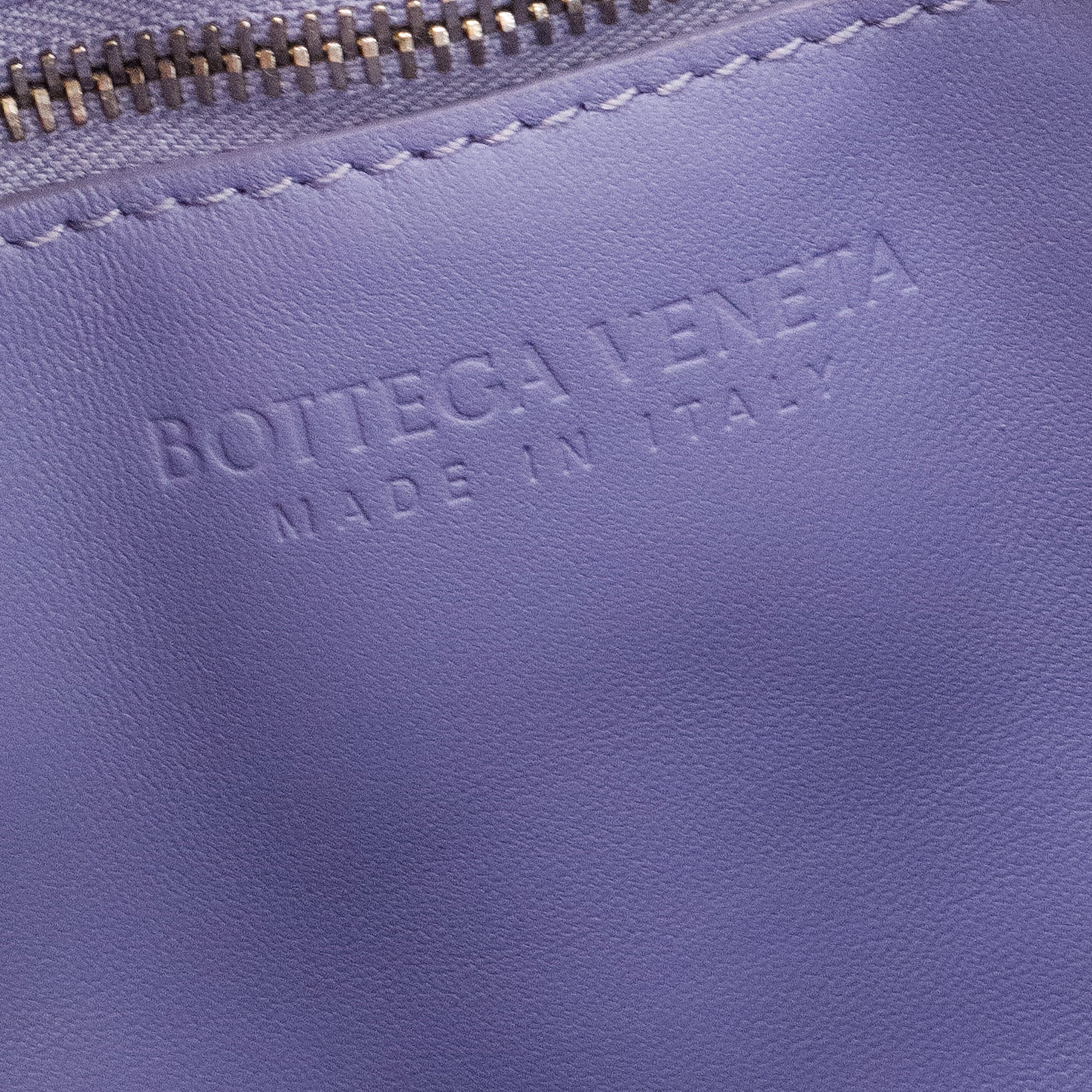 BOTTEGA VENETA - Sac à bandoulière Padded Cassette Bottega Veneta en cuir intrecciato violet