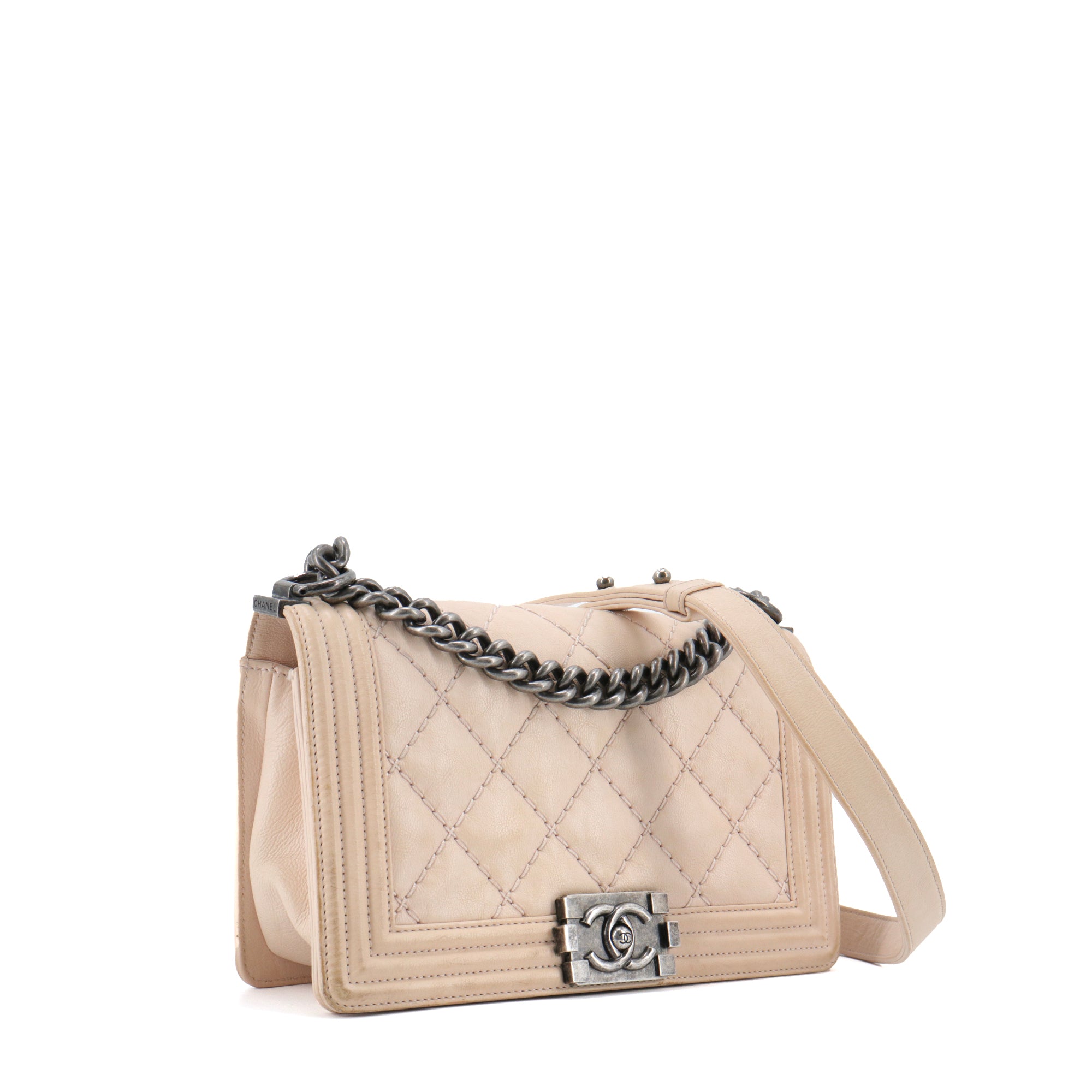 CHANEL - Sac à bandoulière Boy Chanel en cuir beige
