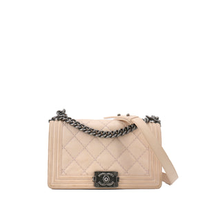 CHANEL - Sac à bandoulière Boy Chanel en cuir beige