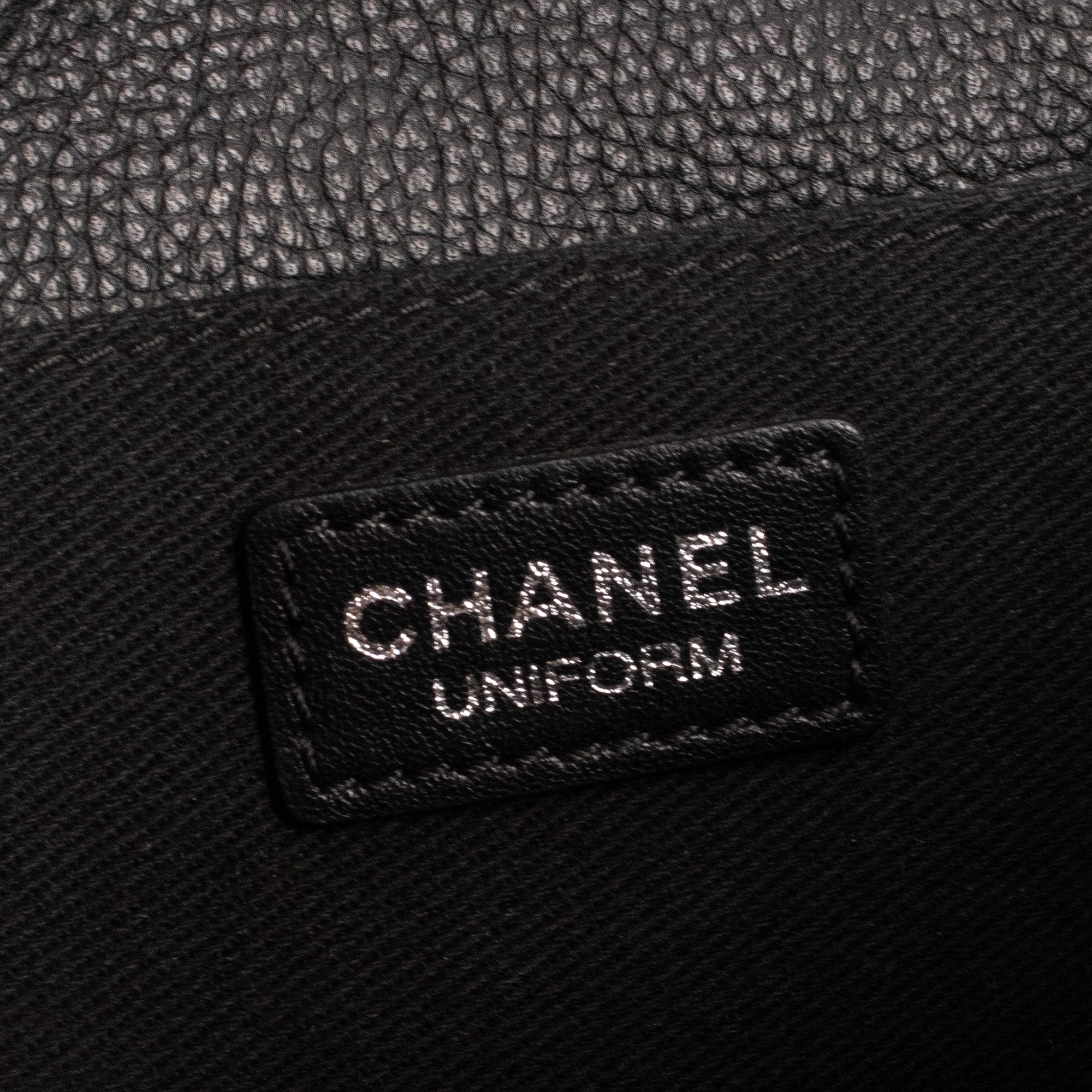 CHANEL - Sac ceinture 2.55 Chanel en cuir caviar noir