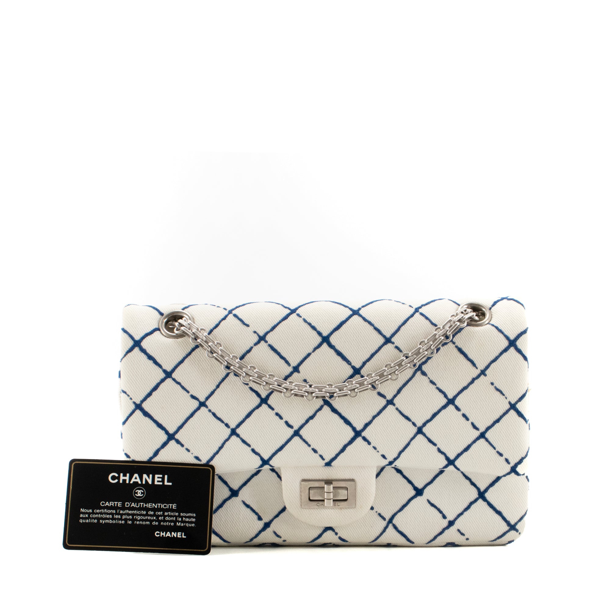 CHANEL - Sac à bandoulière 2.55 Chanel en toile blanche et bleue