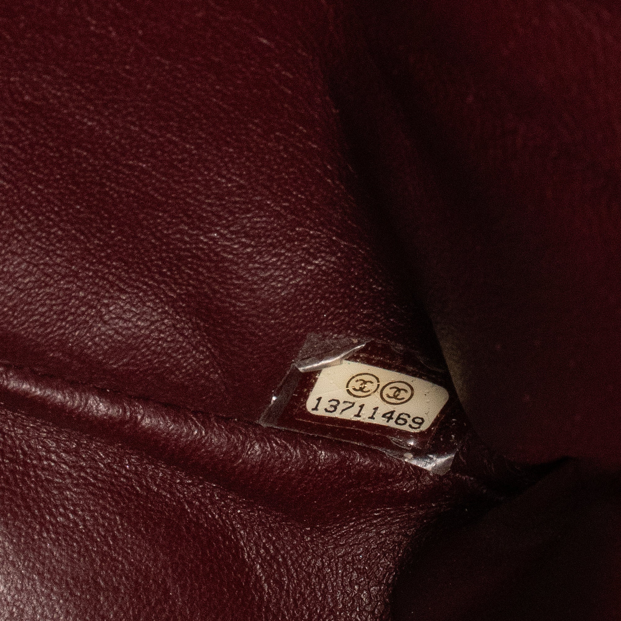 CHANEL - Sac à bandoulière 2.55 large Chanel en cuir matelassé noir