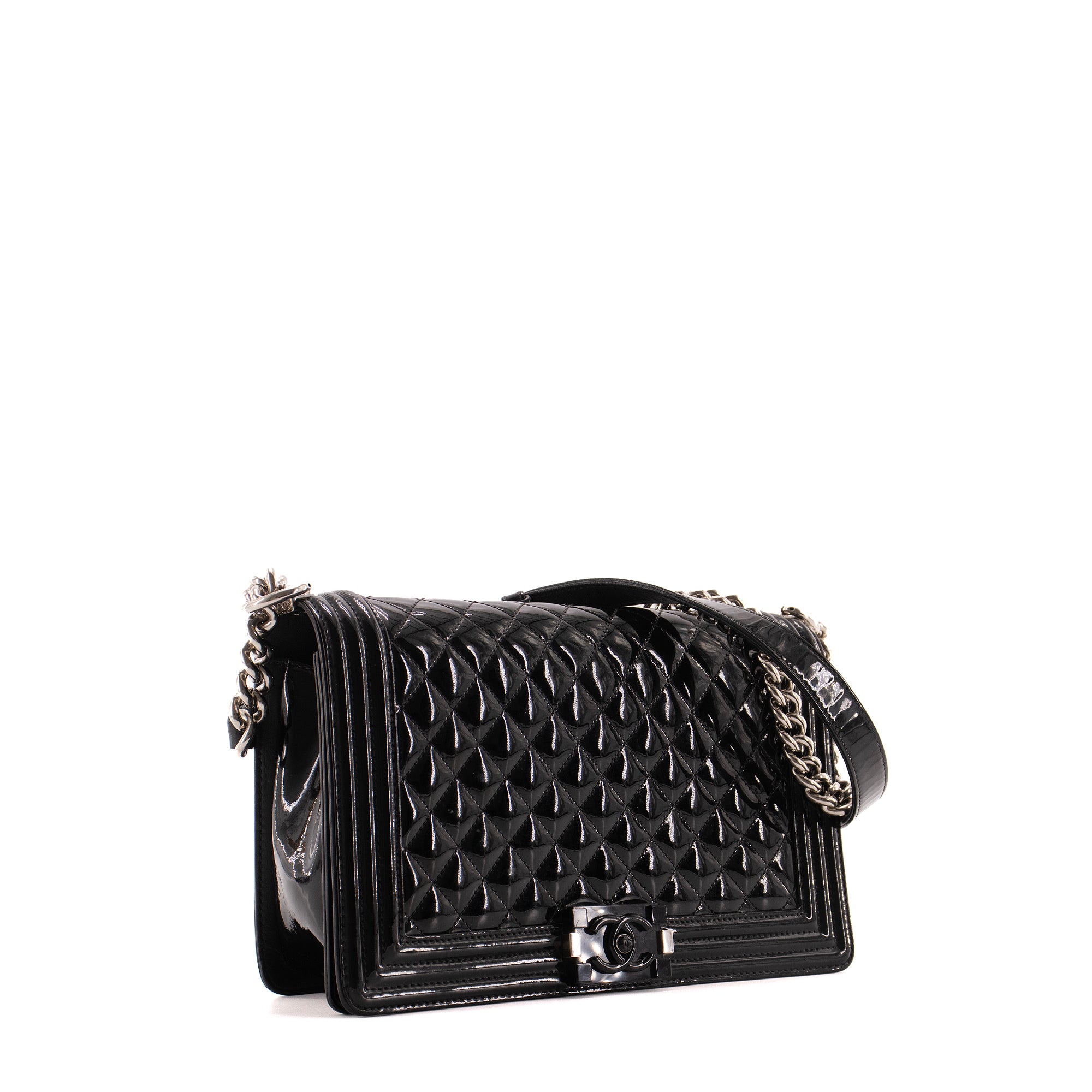 CHANEL - Sac à bandoulière Boy Chanel en cuir verni noir