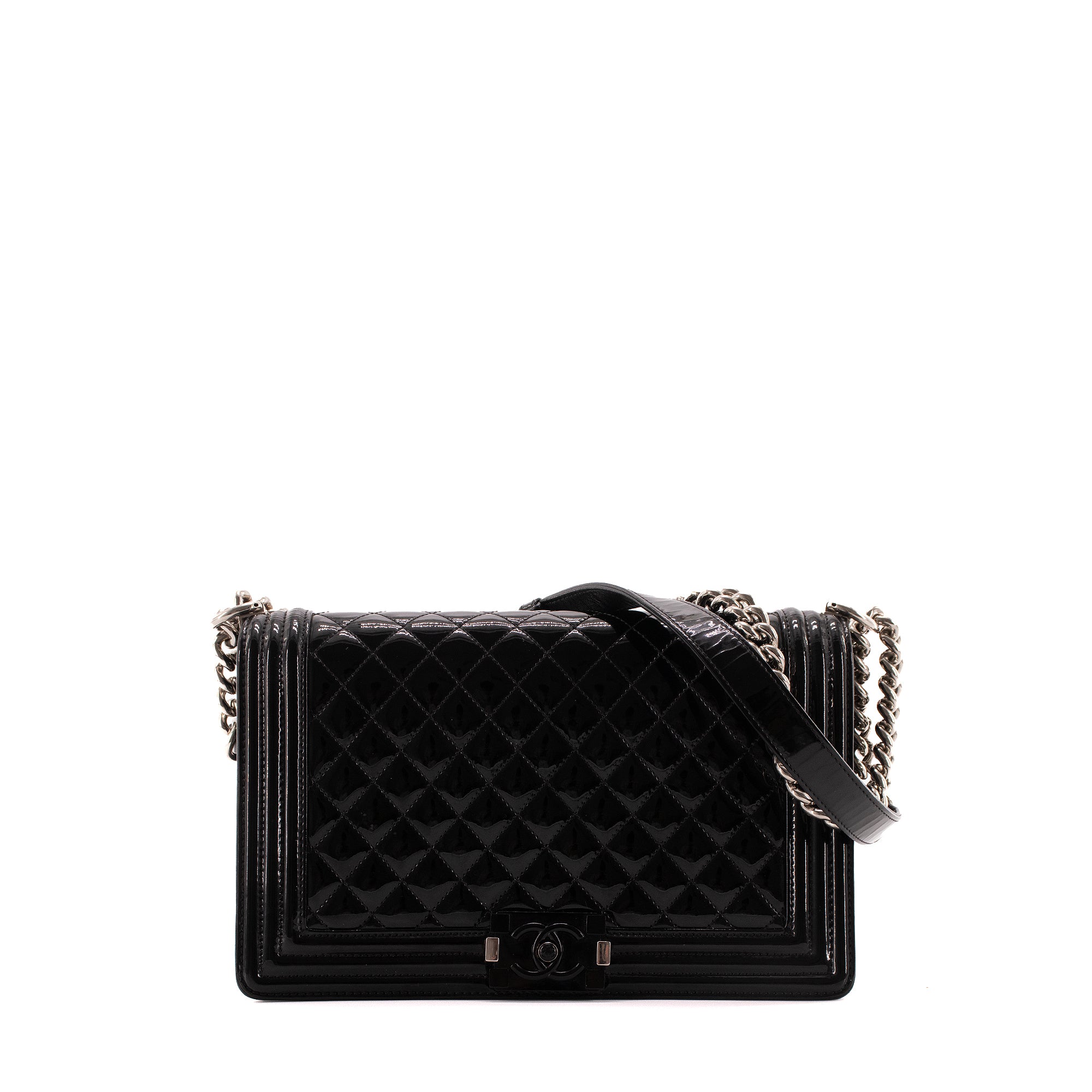 CHANEL - Sac à bandoulière Boy Chanel en cuir verni noir
