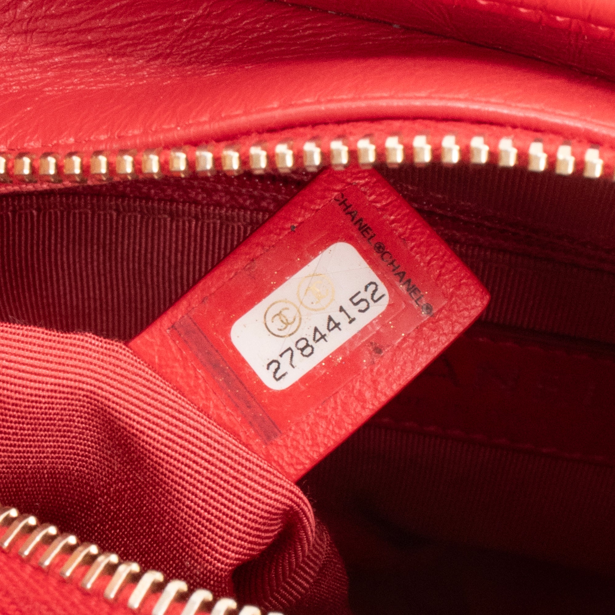 CHANEL - Chanel Gabrielle mini shoulder bag in red leather